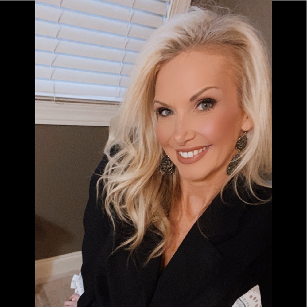 Meet your Posher, Kimberly